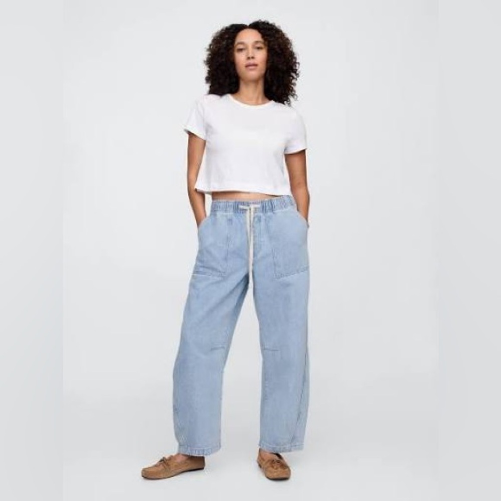 EUC GAP Mid Rise SuperSoft Pull-On Barrel Jeans
